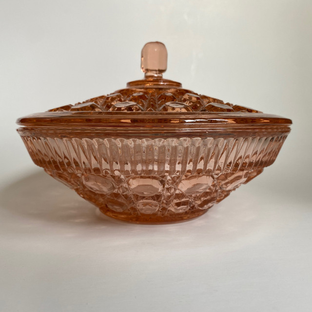 Indiana Glass Windsor Pink Candy Dish in Arts & Collectibles in Abbotsford - Image 2