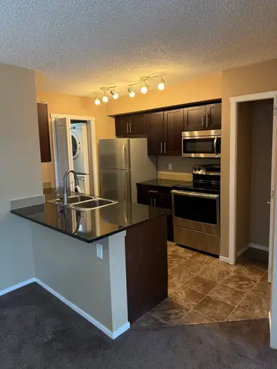 2b/2b Condo in Terwillegar/MacTaggart