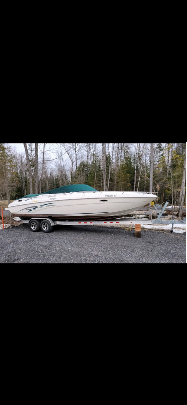 27’ Rinker Captiva in Powerboats & Motorboats in Peterborough