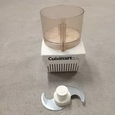 Made in France on January 11, 1980. Heavy & high quality. Tested & working, but missing the top part...