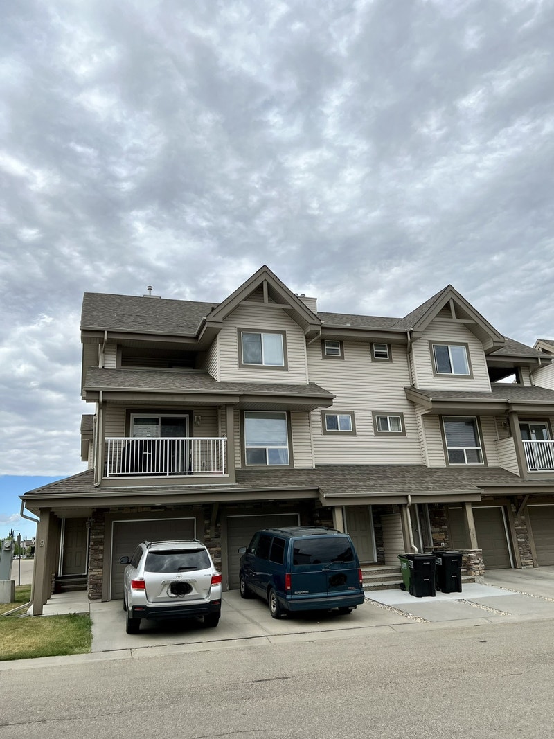 Southwest newly renovated end unitfinished basement townhome Long