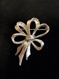 Vintage Signed Boucher #8567 Jewelry Brooch Pin