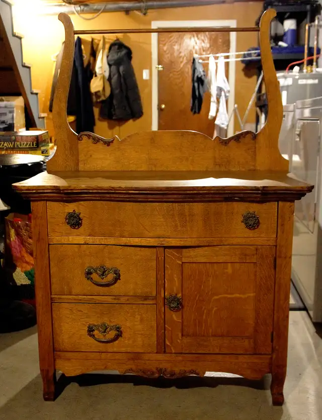 Antique Commode/Washstand