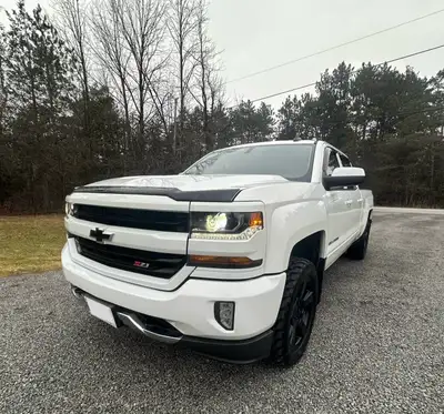 2018 Chevrolet Silverado 1500 LT Z71 Crew Cab with leather - 5.3L 6 seater - 6.5 ft box - 4WD - Heat...