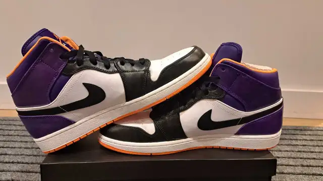 Jordan 1 Mid Phoenix Suns in Men's Shoes in Markham / York Region - Image 6