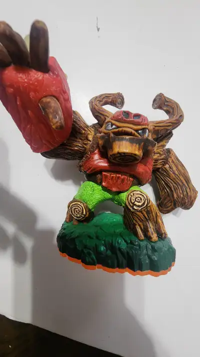 Join Tree Rex on an epic adventure with this Skylander Spyro's Adventure, Giants, Swap Force figure....