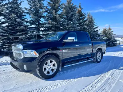 2015 ram 1500 eco diesel limited. 175000km Second owner No accidents or rust Fully loaded with every...