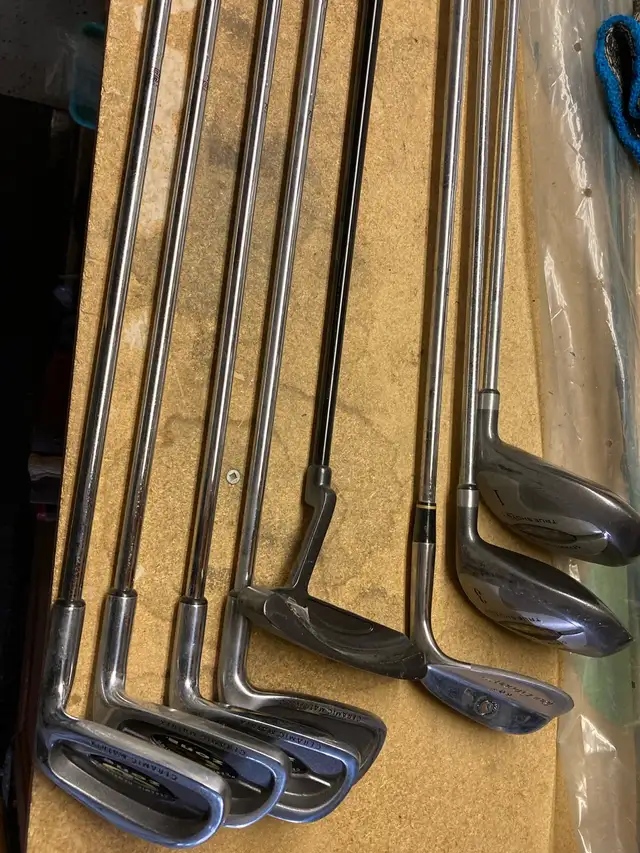 8pcs Spalding Golf Set Right Hand Tour Edition plus Sand Wedge in Golf in City of Toronto - Image 8