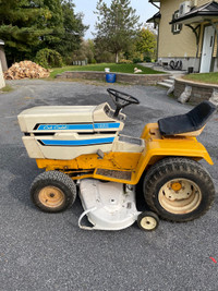 Tracteur Cub Cadet 1978 