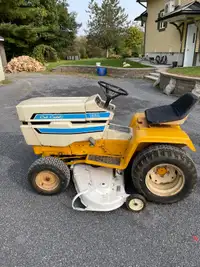 Tracteur Cub Cadet 1978 