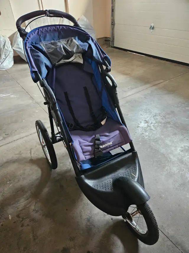 Baby Trend Expedition Stroller in Strollers, Carriers & Car Seats in Kitchener / Waterloo - Image 3