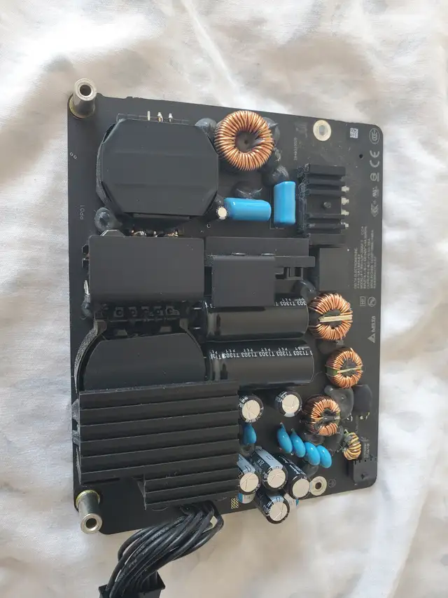 imac 2012 Power supply in System Components in City of Montréal - Image 3