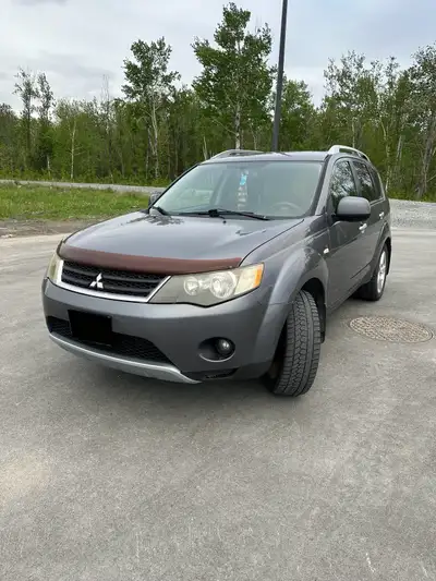 Mitsubishi Outlander 2007 Engine 3.0 v6 AWD Engine and transmission are good condition A/C works fin...