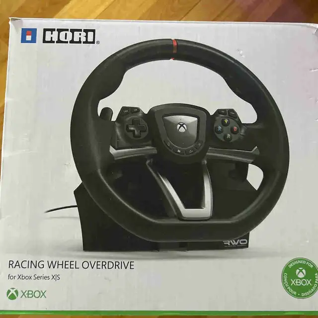 Racing Wheel Overdrive For Xbox One and Xbox Series X/S in Xbox Series X & S in City of Montréal - Image 2