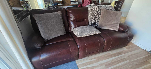 Power recliner Leather Loveseat in Couches & Futons in Oshawa / Durham Region