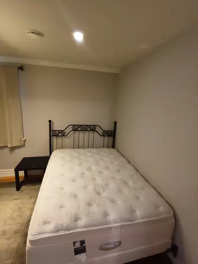 FURNISHED MASTER BEDROOM EGLINTON & KEELE - WIFI, UTILITIES INCL