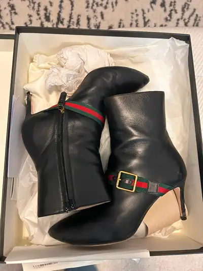 Gucci boots. Well worn size 7.5, View more