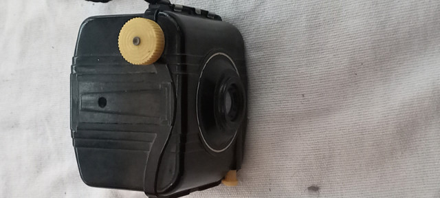 I deliver! Old Antique Vintage Camera in Arts & Collectibles in St. Albert - Image 3