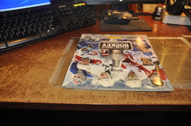 Panini 2009-2010 Hockey nhl collectible complete Srickers album dans Art et objets de collection  à Victoriaville - Image 3