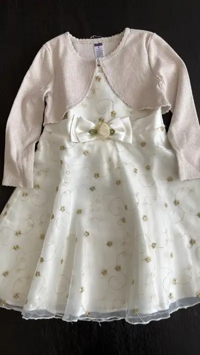 Jolie robe pour fillette 4 ans, View more