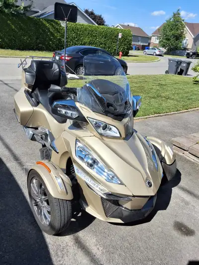 Spyder can am RT 2017 tres tres bonne condition inspection faites a chaque debut de saison cher cont...