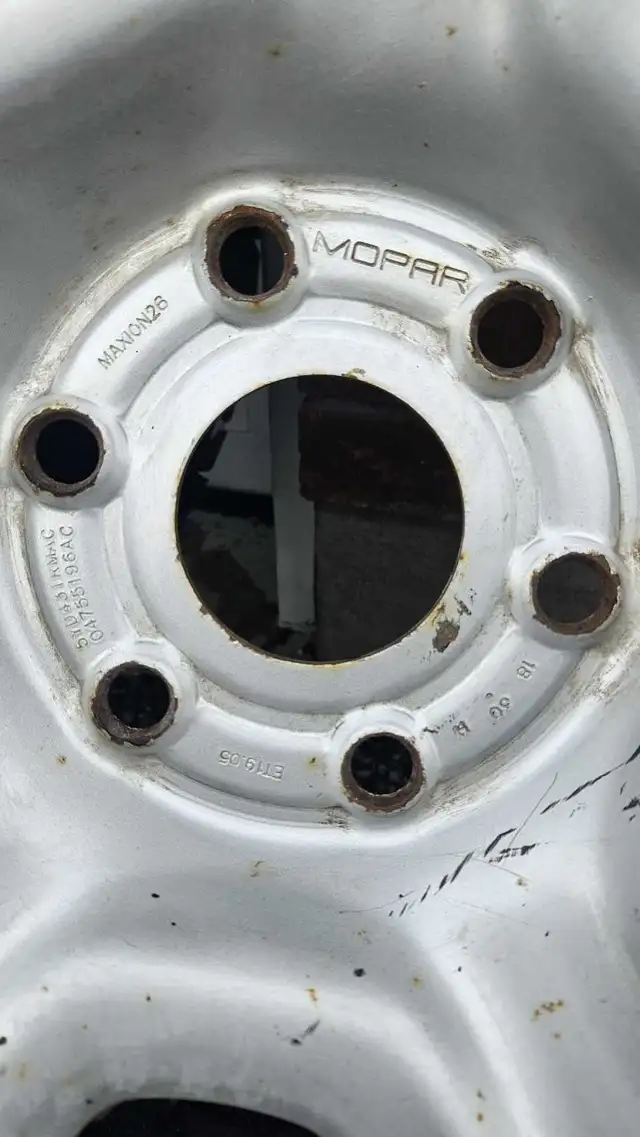 6 bolt 18 inch rims with tires  in Tires & Rims in Barrie - Image 4