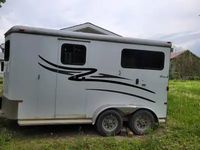 2009 Hawk Warmblood horse trailer. 2 horse straight bumper pull. Large tack room. extra wide and ext...
