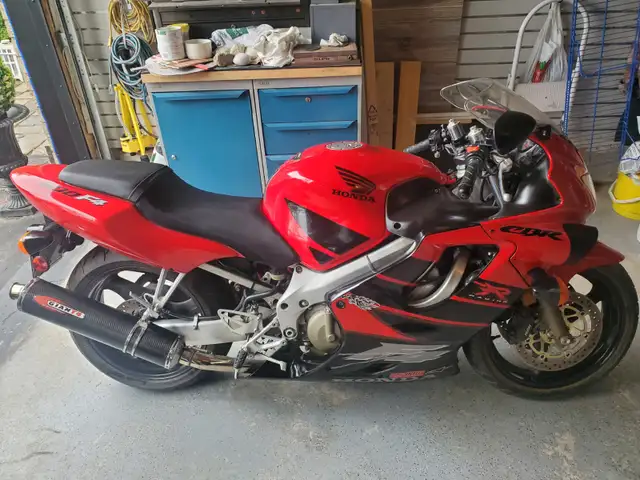 Honda CBR 600CC f4 in Sport Bikes in Mississauga / Peel Region - Image 6
