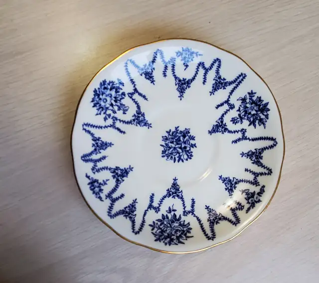 Coalport Teacup & Saucer in Arts & Collectibles in Kitchener / Waterloo - Image 5