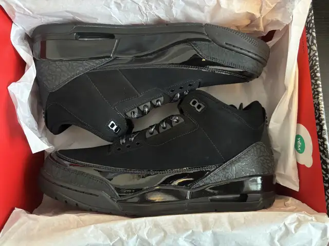 Jordan 3 Black Cat size 10.5 in Men's Shoes in City of Toronto - Image 2