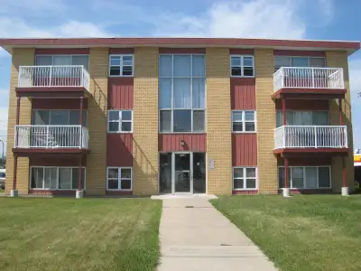 2 Bdrm Apartment in Arcola East