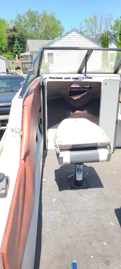 Here is this 80s sunbird with cuddy cabin, new floor . Powered by yamaha 90hp in great mechanical co...