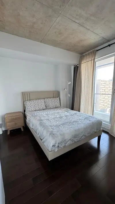 Furnished Apartment with Rooftop Pool, Gym in MTL Downtown