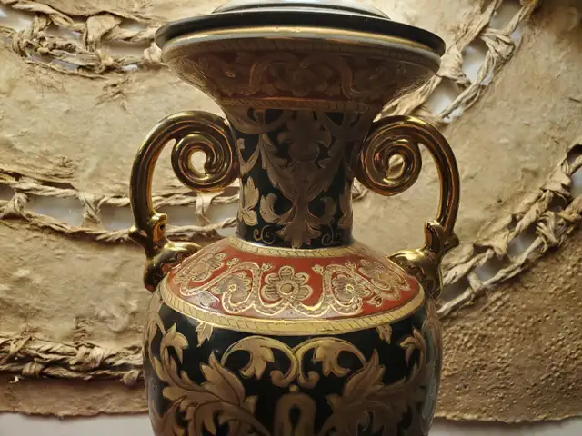 VINTAGE  TABLE LAMP in Arts & Collectibles in City of Toronto - Image 5