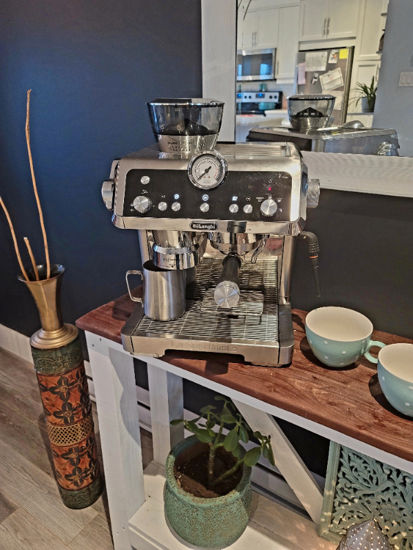 Delonghi le Specialista espresso, Americano and coffee machine., used for sale  
