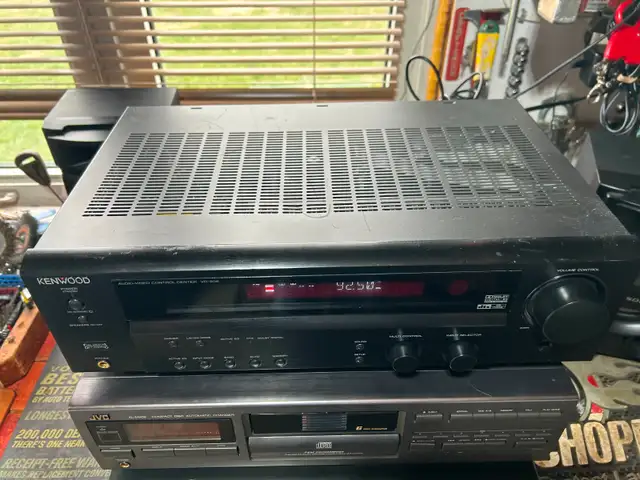 Vintage Kenwood VR-806 home theatre receiver in Stereo Systems & Home Theatre in Mississauga / Peel Region - Image 3