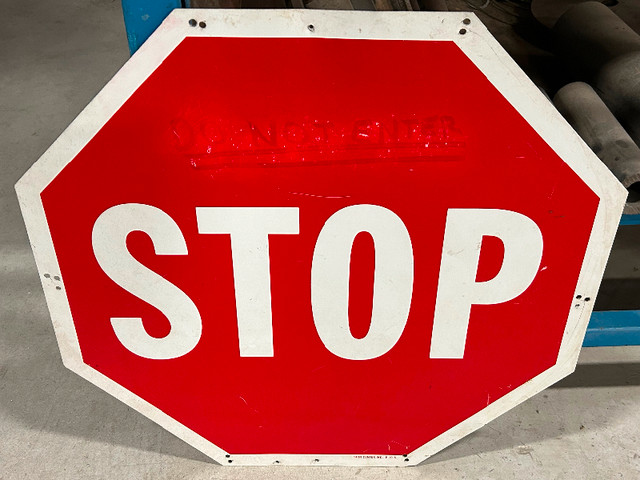 Metal Decommissioned “STOP” Traffic Sign in Arts & Collectibles in Mississauga / Peel Region - Image 2