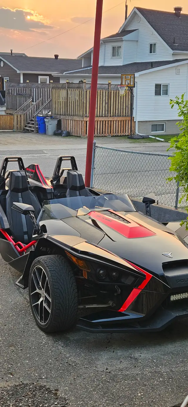 2016 Pearl Black POLARIS SLINGSHOT SL LE (Limited Edition) in Street, Cruisers & Choppers in Timmins - Image 2