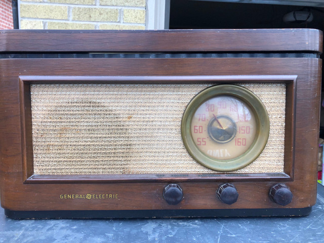 Antique Canadian General Electric Broadcast Receiver in Other in City of Toronto