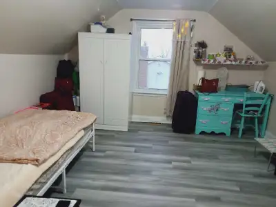 private room-Girl