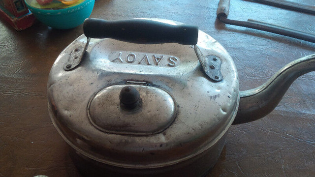 Large, Vintage Savoy Kettle, Lots of Patina in Arts & Collectibles in Stratford - Image 2