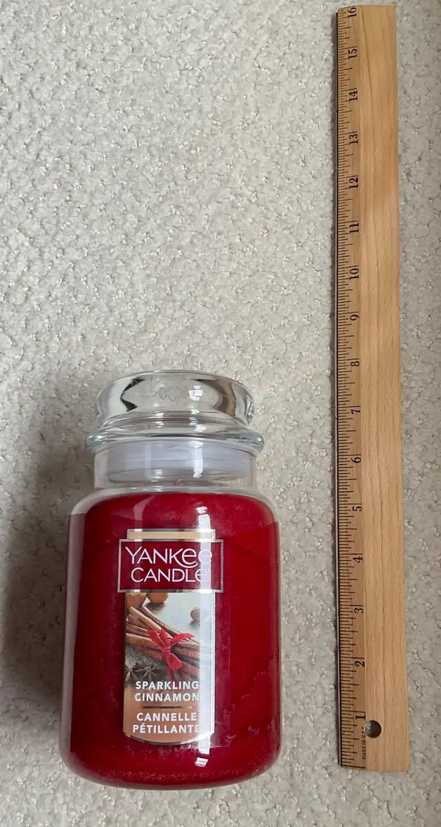Yankee Candle (Large) in Home Décor & Accents in City of Toronto - Image 3