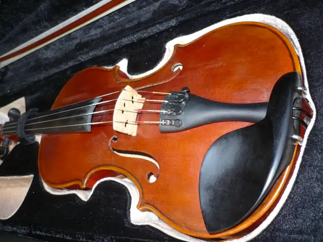 red violin 4/4 beauty+ powerful in String in Mississauga / Peel Region - Image 4