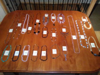 GLGL.    23 COLLIERS /  23  NECKLACES