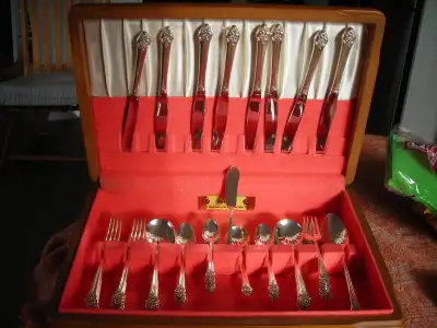 COUTELLERIE EN ARGENT ROGERS ONEIDA, View more