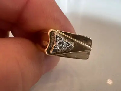 Men’s 10k gold ring with diamond!, View more