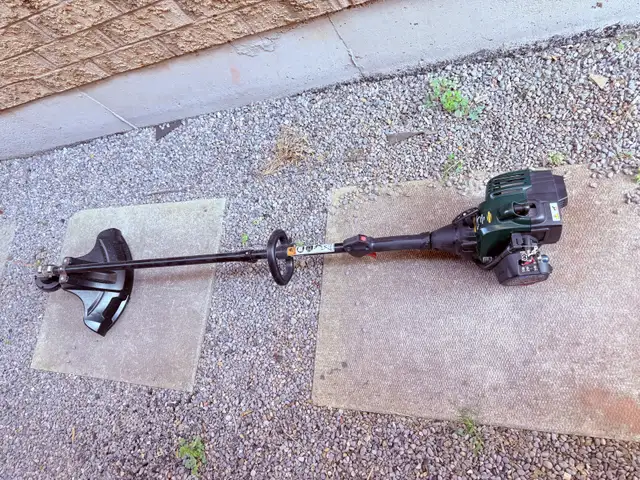 Yardworks 25cc Straight Shaft Gas Grass Trimmer in Lawnmowers & Leaf Blowers in Markham / York Region - Image 2