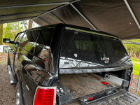 LEER 100XL truck cap -   Camper shell & 1000 CL bed slide