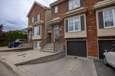3 bedroom, 2 bathrooms townhouse