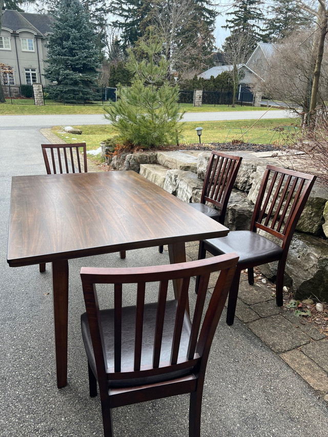 Dining set, 4 chairs with leather seat in Dining Tables & Sets in Oakville / Halton Region - Image 3